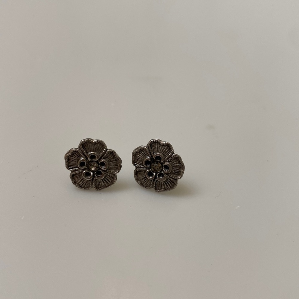 Stud earrings- back not included